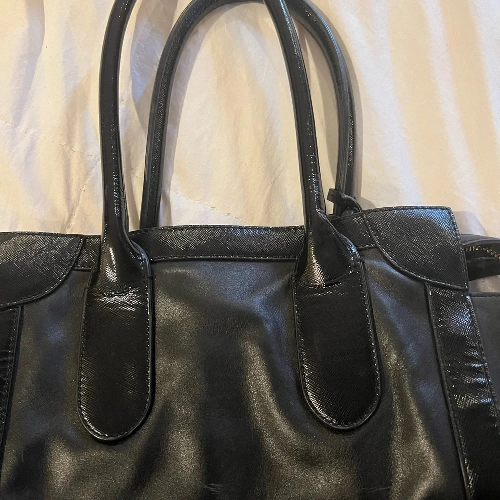 Badgley Mischka leather hobo handbag with gold tone hardware,great condition